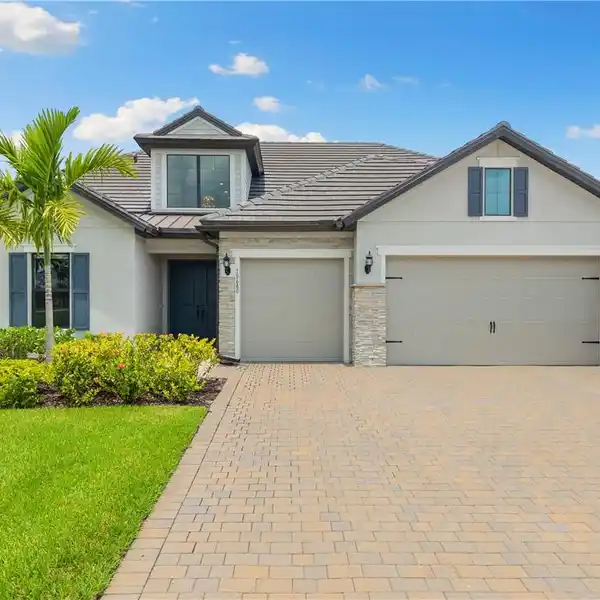 COMPLETELY MOVE-IN READY RETREAT
