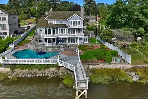 Stunning Waterfront Retreat on the Scenic Housatonic River