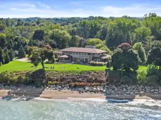 Modern Prairie Style Estate on Lake Michigan