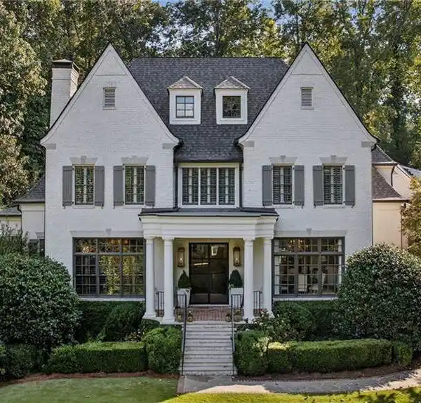 GORGEOUS RECENTLY RENOVATED RESIDENCE