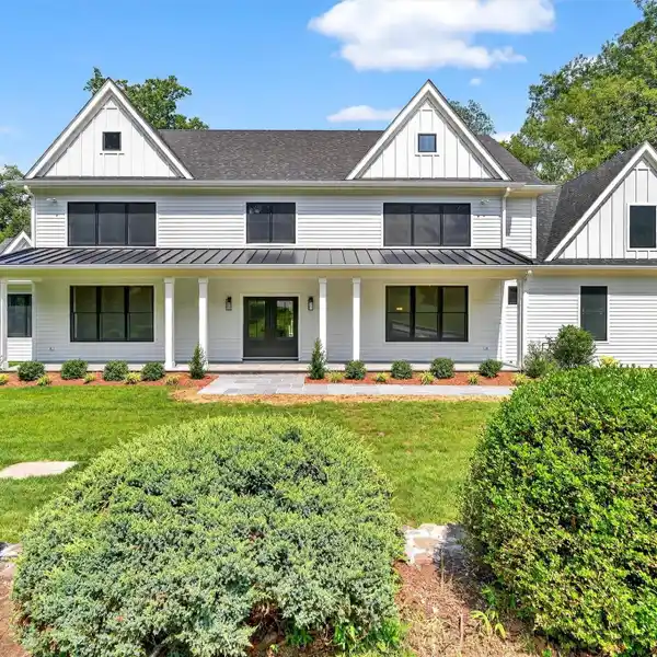 SPECTACULAR CUSTOM-BUILT HOME