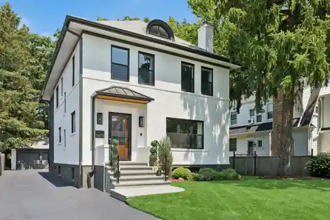 Beautifully Transformed Home in Coveted Hubbard Woods