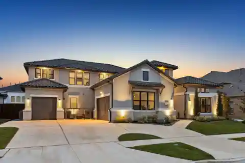 Well-designed Estate in Gated Lexington