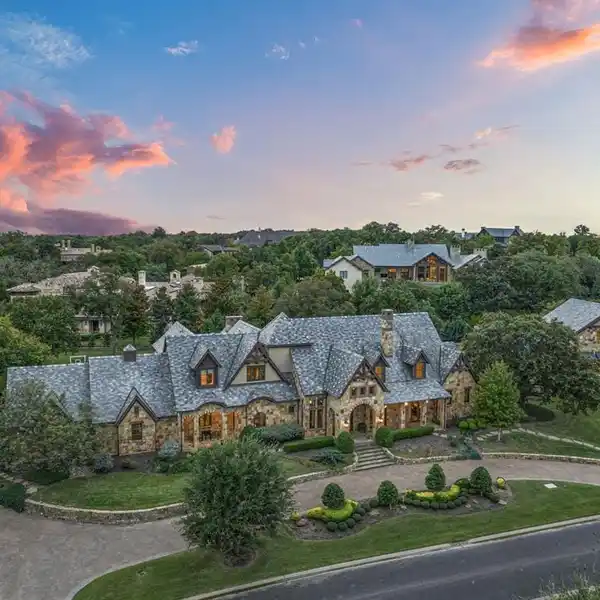 INCREDIBLE SIMMONS ESTATES PROPERTY