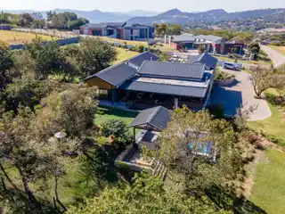 Eco Estate Luxury and Putting Green