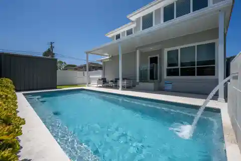 Contemporary Home in Prime Beachfront Setting