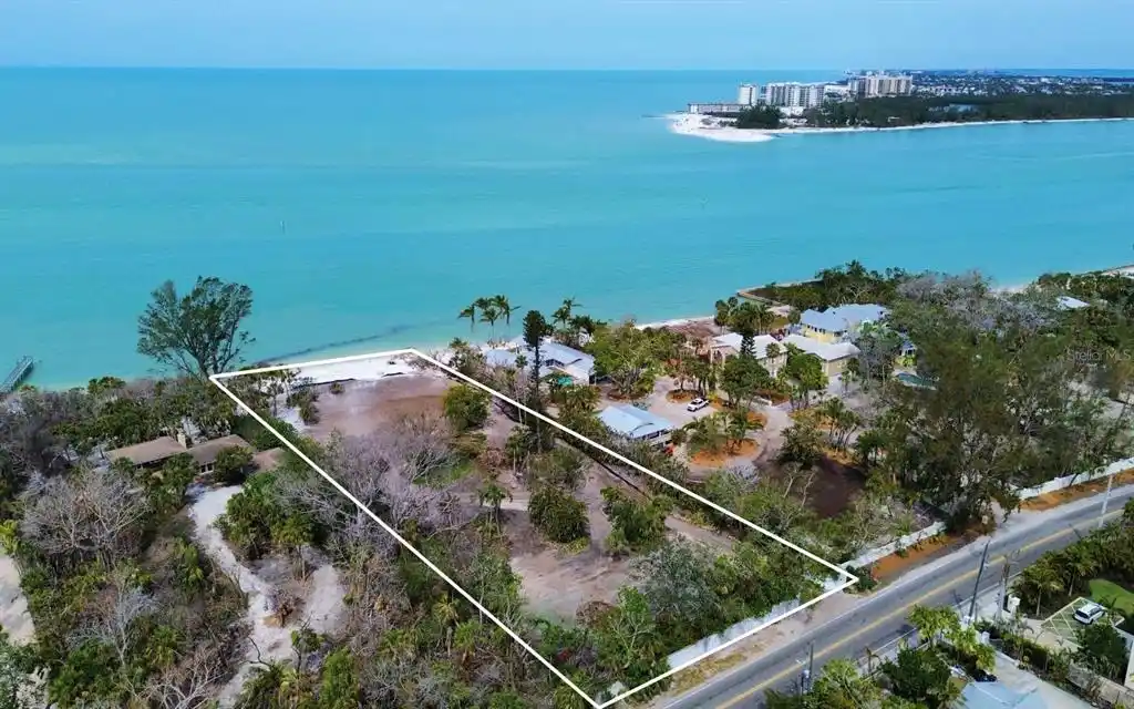 Exceptional Estate Property with Private Beach