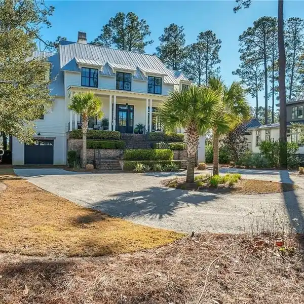 LUXURIOUS LOWCOUNTRY RETREAT