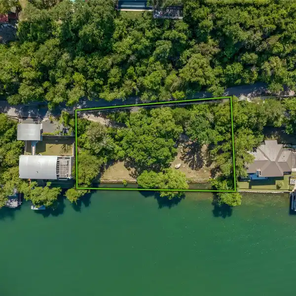 INCREDIBLE WATERFRONT PROPERTY