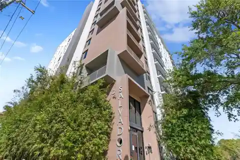 Exclusive Waterfront Penthouse with Panoramic Bay Views