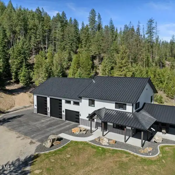 PEACE AND PRIVACY ON FIVE ACRES