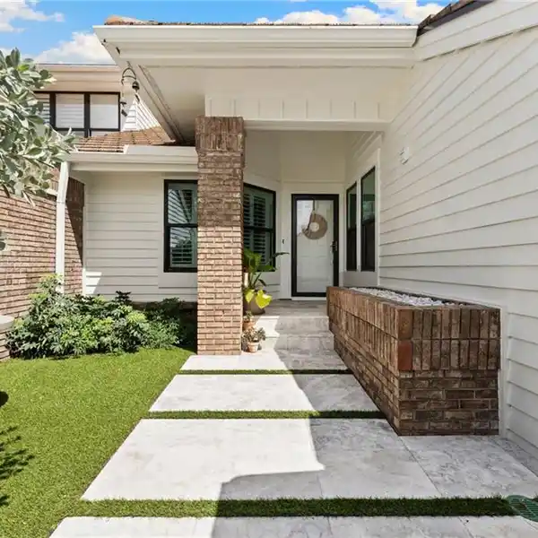 ELEGANTLY REMODELED VILLA