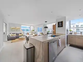 Renovated Residence with Amazing Skyline and Ocean Views