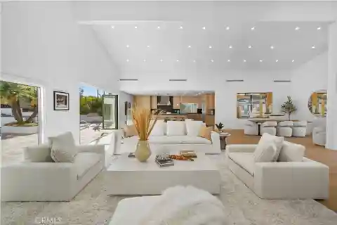 Immaculate Mini-Estate Designed for Modern Luxury Living