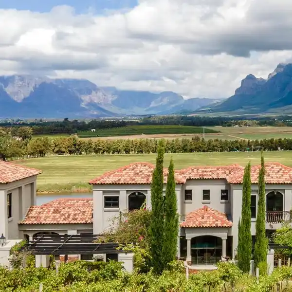 WARM AND WELCOMING FAMILY HOME IN SUBLIME LOCATION