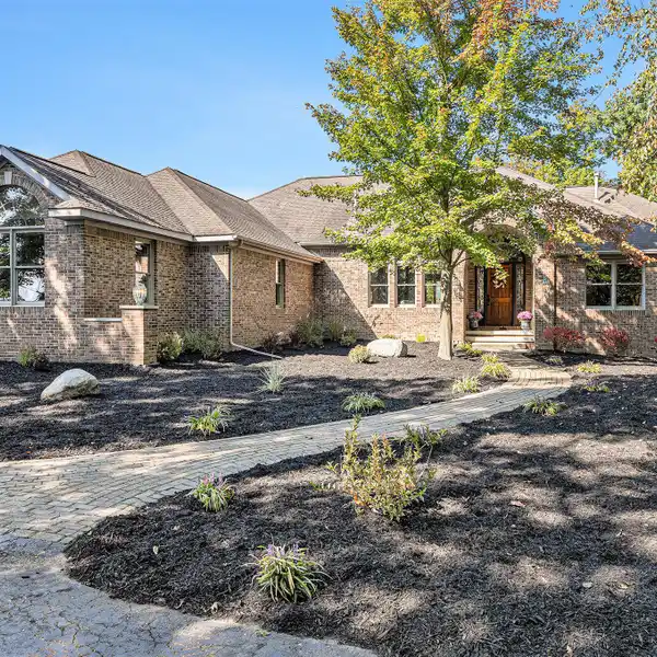CUSTOM RANCH ON 16 ACRES