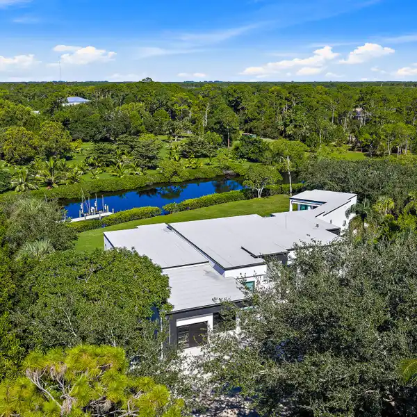 PRIVACY, PRECISION AND ARCHITECTURAL ARTISTRY