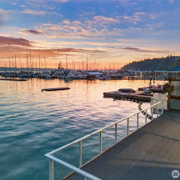 OVER-THE-WATER HAVEN ON COMMENCEMENT BAY