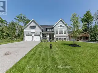 Stunning Custom-Built Estate Near Georgian Bay