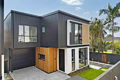 Cedar-Clad Sophistication with Sunlit Garden Escape