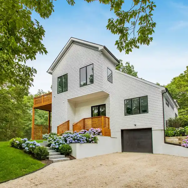 THE TREEHOUSE - COMPLETELY RENOVATED SAG HARBOR FIVE BEDROOM RENTAL
