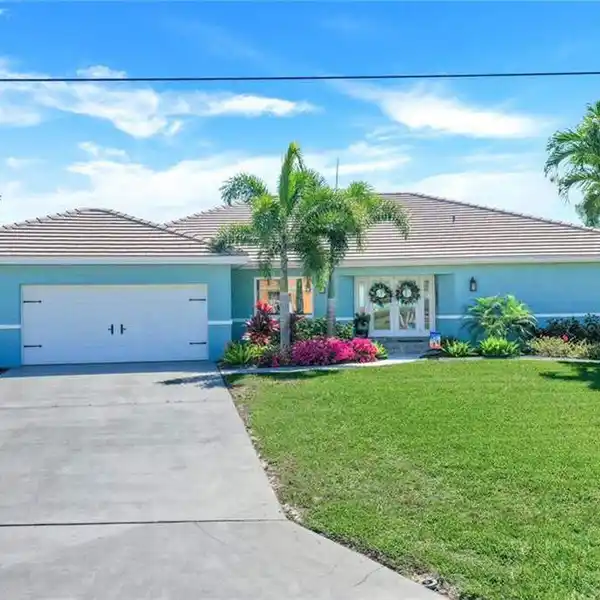 COMPLETELY REDESIGNED 2019 WITH HIGH-END FINISHES