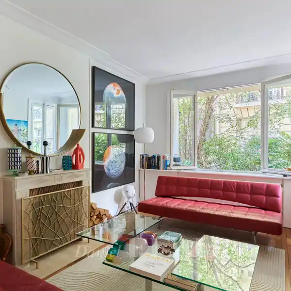 CHARMING DUPLEX WITH PRIVATE STREET SERENITY