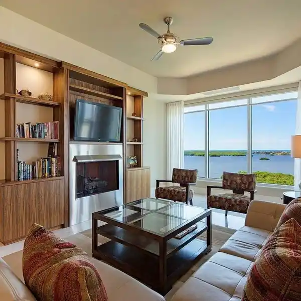 BEAUTIFULLY APPOINTED SKY HOME