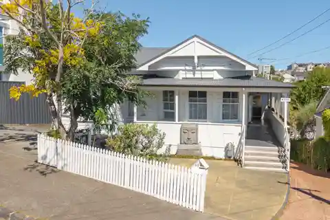 Exceptional Opportunity in Prime Parnell Location