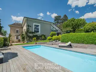 Serene Estate with Sauna and Jacuzzi