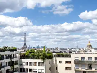 Light-Filled Apartment with Landmark Views