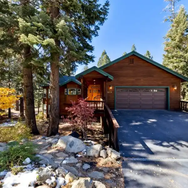 BEAUTIFUL MOUNTAIN RUSTIC HOME