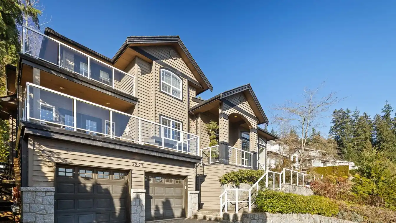 Custom Home in the Distinctive Braemar Subdivision