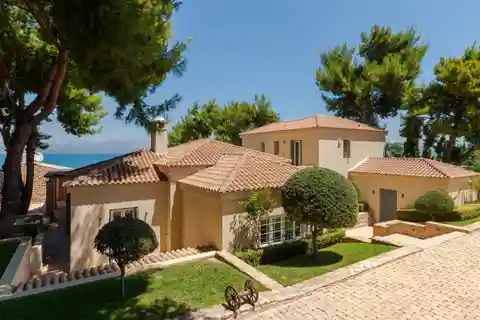 Luxury Beachfront Villa