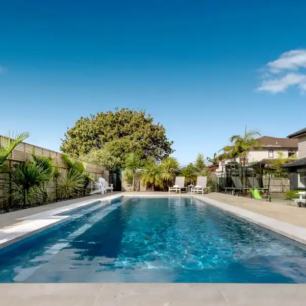 SUBSTANTIAL FAMILY HOME IN SUPERB LOCATION