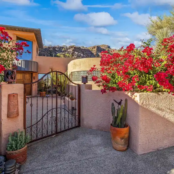 VENTANA CANYON DESERT OASIS
