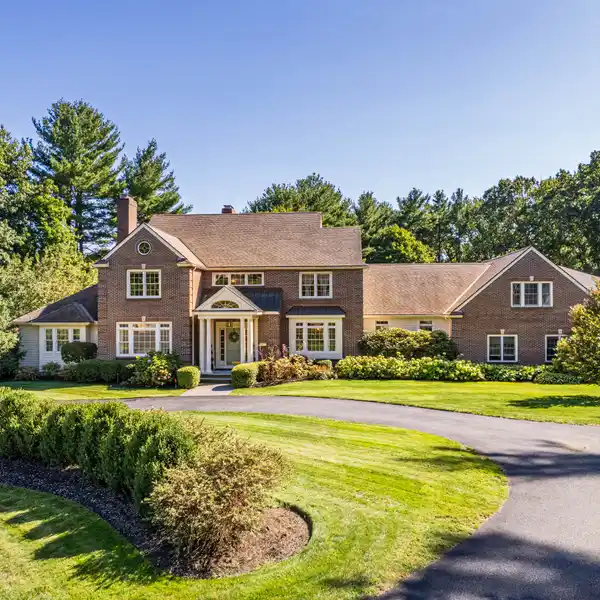 SPECTACULAR BRICK COLONIAL ON A PRIME CUL-DE-SAC