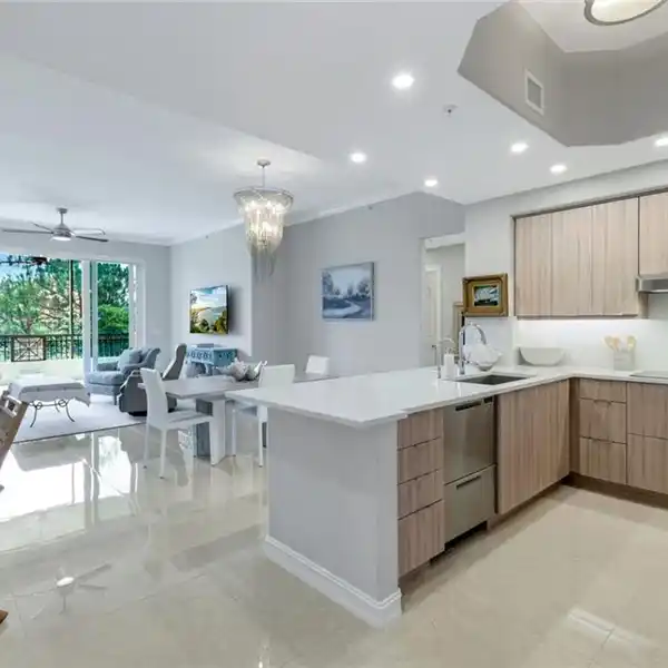 MODERN LUXURY LIVING IN A RESORT-STYLE COMMUNITY