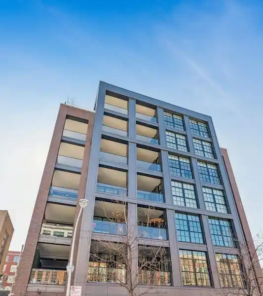 SPECTACULAR FULL FLOOR CONDO