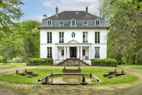 Charming Manor House on Expansive Park-like Property