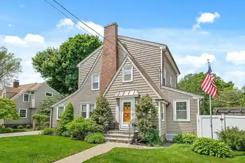 Beautifully Updated Home in Desirable Horace Mann
