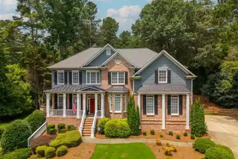 Beautiful Home in Desirable Reddstone