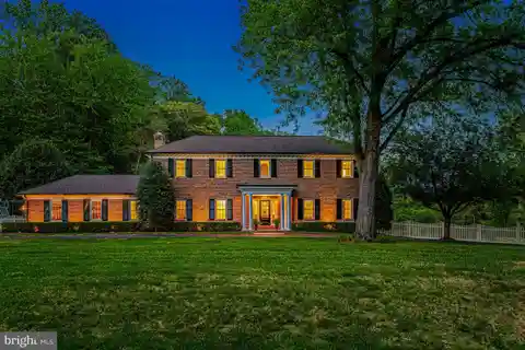 Flawless Home with Heated Saltwater Pool