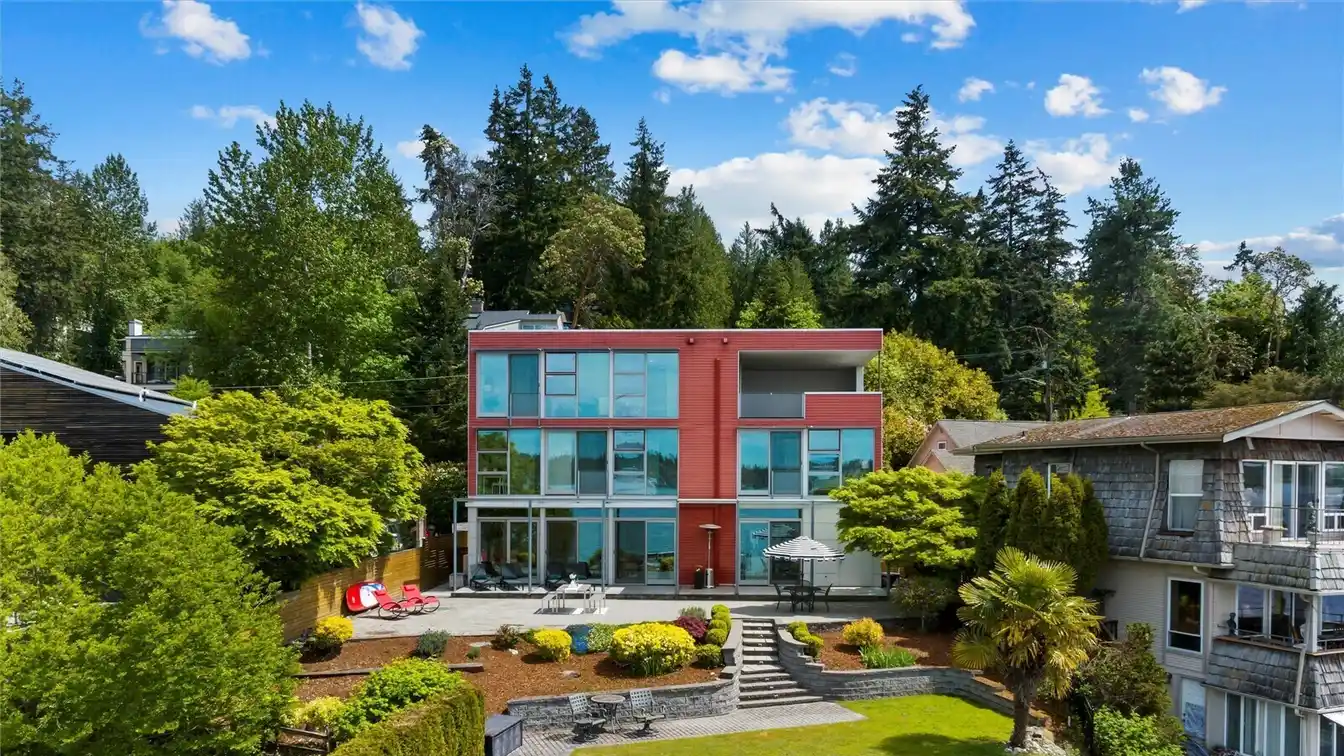 Refined Modern Lake Washington Living