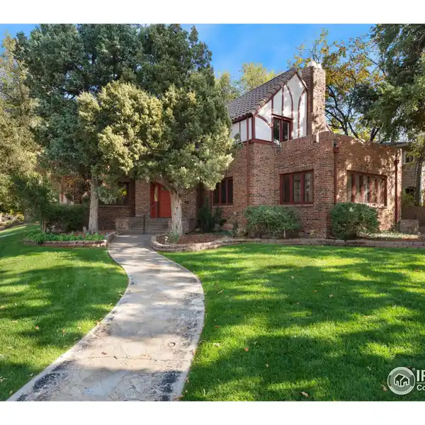 A RARE AND DISTINCTIVE PROPERTY NEAR CSU