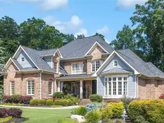 Luxury Living in Sought-after Fernwood Creek