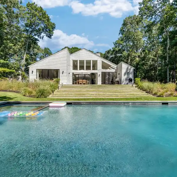 WONDERFUL CONTEMPORARY HOME LOCATED NEAR EAST HAMPTON VILLAGE