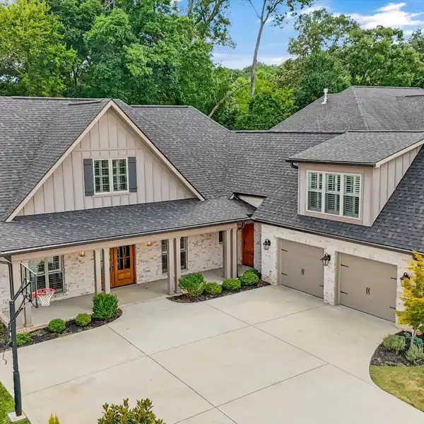 THOUGHTFULLY DESIGNED STUNNER AT THE END OF A CUL-DE-SAC