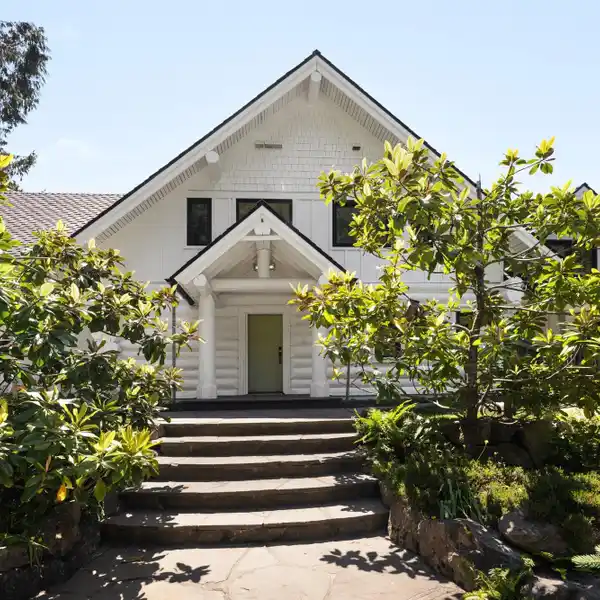 EXCEPTIONAL COUNTRY ESTATE OF NEARLY TEN ACRES