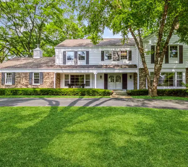 PICTURE-PERFECT COLONIAL IN LAKE FOREST